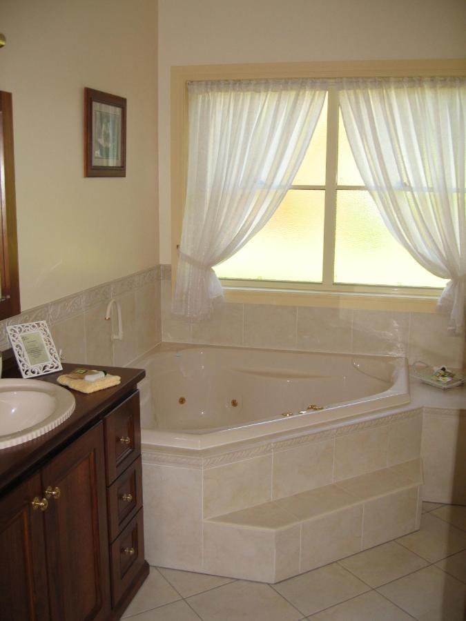 Pericoe Retreat Bed and Breakfast Dubbo Exteriör bild